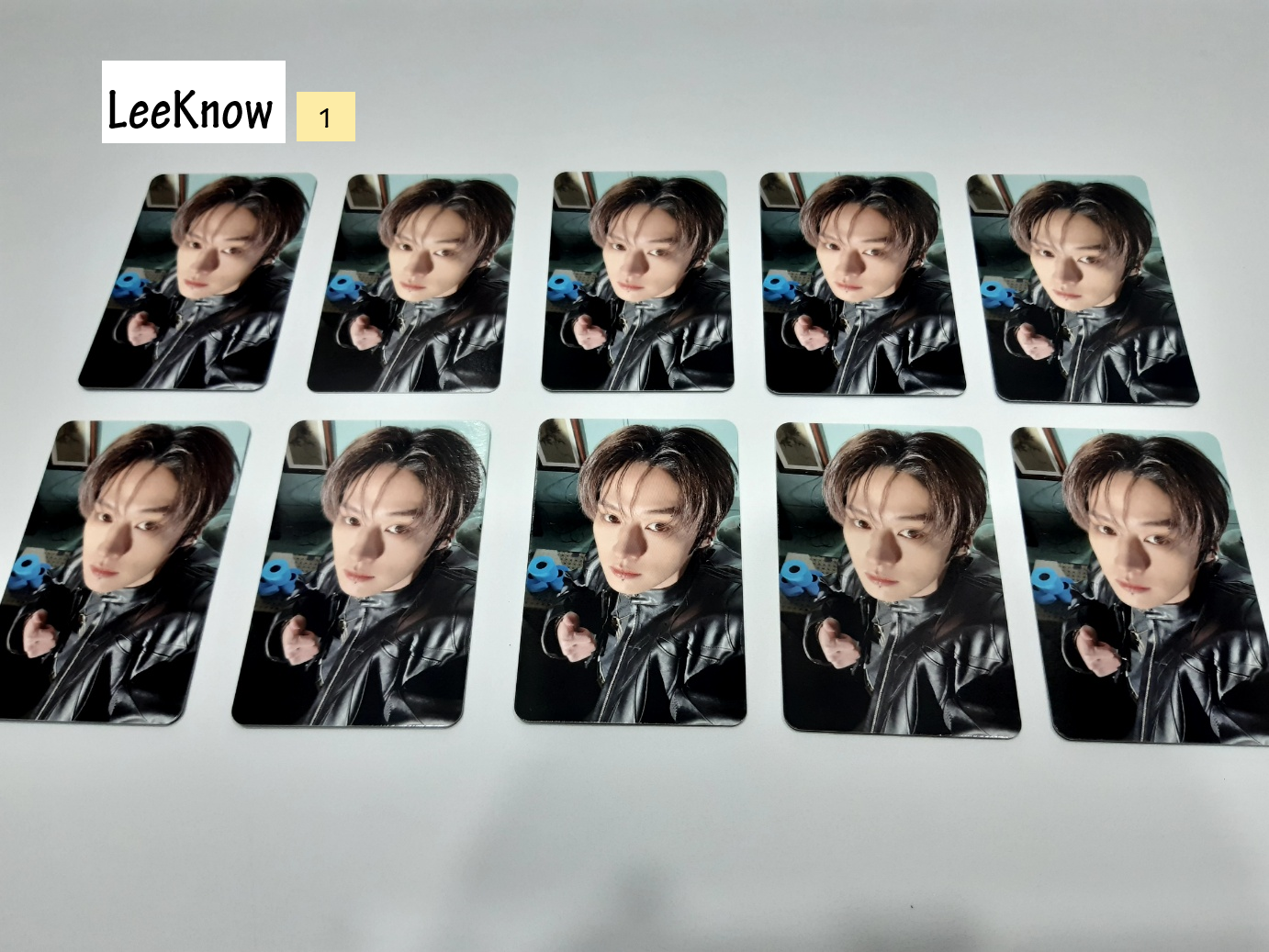 LeeKnow photocard